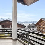 Triplex In Centre With Parking - Totally Renovated Appartement *