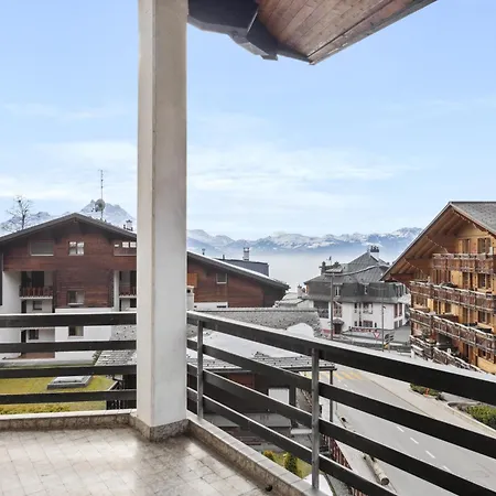 Triplex In Centre With Parking - Totally Renovated Appartement *