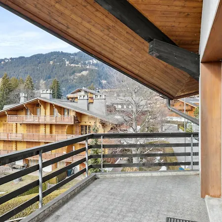 Triplex In Centre With Parking - Totally Renovated *