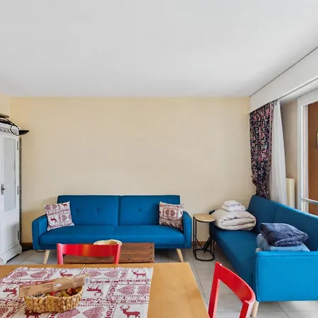 Triplex In Centre With Parking - Totally Renovated *