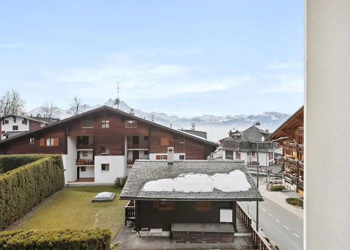 Triplex In Centre With Parking - Totally Renovated *