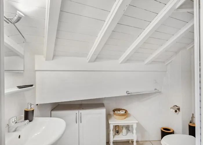 Triplex In Centre With Parking - Totally Renovated * فيلرز سور اولون